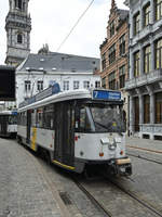 Ein PCC-Wagen der Straßenbahn ist Ende Juli 2018 in Antwerpen unterwegs.