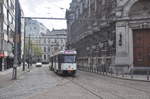 De Lijn Antwerpen PCC 7160 aufgenommen 17.04.2017 am Bourlastraat, durch Arbeiten an der Kehrschleife Antwerpen-Zuid, wurden die Straßenbahn umgeleitet über die Linie 4 von Nationale Bank