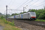 186 452-9 und 186 453-7 von Lineas/Railpool mit dem 40069 Antwerpen Combinant - Gallarate passieren soeben Bassenge in Richtung Visé und Aachen-West. Aufnahme vom 16/06/2018.