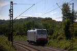 Ein Nachschuss von der 186 491-7 von Lineas/Railpool sie fährt als Lokzug aus Aachen-West nach Belgien und fährt die Gemmenicher-Rampe hoch.
