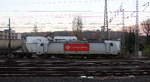 186 150 von Crossrail fährt mit einem Güterzug aus Augsburg(D) nach Herentals(B) bei der Ausfahrt aus Aachen-West in Richtung Montzen/Belgien.