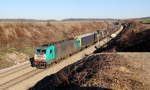 186 210 von Crossrail kommt mit einem GTS-Containerzug aus Piacenza(I) nach Zeebrugge-Ramskapelle(B) und kommt aus Richtung Aachen-West(D),Montzen(B) und fährt durch Berneau(B) in Richtung Vise(B).
Aufgenommen von Berneau(B).
Bei schönem Frühlingswetter am Nachmittag vom 24.2.2019.