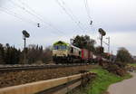 ie Class 66 6605 von Captrain fährt jetzt für Railtraxx kommt mit viel Dieselpower die Gemmenicher-Rampe hochgefahren aus Richtung Aachen-West mit einem KLV-Containerzug aus