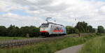 186 498-2 von DB-Schenker kommt als Lokzug von Aachen-West nach Belgien und fährt die Gemmenicher-Rampe hoch. 
Aufgenommen an der Montzenroute am Gemmenicher-Weg. 
Bei Sommerwetter am Vormittag vom 31.5.2019