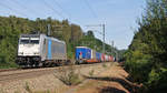 RTB Cargo 186 425-5 mit dem KLV 42540 Frankfurt-Hoechst - Genk-Goederen am 31.08.2019 im Wald bei Moresnet-Chapelle in Richtung Montzen.