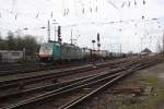 Die Cobra 2821 fhrt mit einem gemischten Containerzug von Aachen-West nach Montzen/Belgien.
13.2.2011