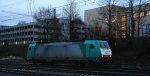 Die Cobra 2833 von Railtraxx rangiert in Aachen-West bei Regenwetter am Abend des 1.2.2013.