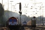 Die Class 66 PB13  Ilse  von Crossrail fhrt mit viel Qualm einem langen Containerzug aus Novara(I) nach Genk-Zuid-Haven(B) bei der Ausfahrt aus Aachen-West und fhrt in Richtung Montzen/Belgien in