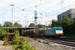 Die Cobra 2805 kommt aus Richtung Montzen/Belgien mit eienem langen Toyota-Autozug aus Zeebrugge-Ramskapelle(B) nach Mszczonow(PL) und fhrt in Aachen-West ein bei Sommerwetter am 17.8.2013.