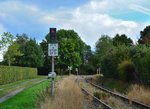 Diese Signale stehen von beiden Seiten vor jedem Bahnübergang und zeigen so ob der Bahnübergang aktiv ist oder noch nicht. 

Raeren 08.10.2016