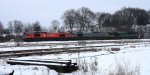 Drei Class 66 DE6301  Debora  von Crossrail, und die DE6306 von DLC Railways und die PB15 Railtraxx BVBA stehen in Montzen-Gare(B) im Schnee am  eiskalten 19.1.2013.