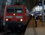 143 817-5 mir dem S-Bahn-Ersatzverkehr von Potsdam Hbf nach Berlin ...