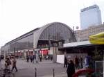 Alexanderplatz (Stadt- und Regionalbahnhof), Bahnhofshalle von der Rathausstra�e aus (12.12.2009) ...