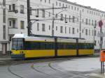 Stra�enbahnlinie M4 nach Falkenberg an der Haltestelle Wei�ensee Buschallee/Hansastra�e.(14.3.2010)  ...