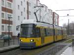 Stra�enbahnlinie M4 nach Hohensch�nhausen Zingster Stra�e an der Haltestelle Wei�ensee ...