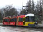 Stra�enbahnlinie M17 nach Falkenberg an der Haltestelle Hohensch�nhausen Gehrenseestra�e.(14.3.2010)  ...