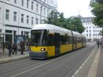 berlin Stra�enbahnlinie M1 nach U-Bahnhof Eberswalder Stra�e am U-Bahnhof Rosenthaler Platz.(28.5.2010)
