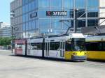 Stra�enbahnlinie M5 nach S-Bahnhof Hackescher Markt am U-Bahnhof Alexanderplatz.(11.7.2010)  ...