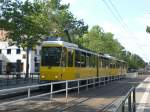 Stra�enbahnlinie 50 nach Wedding Virchow-Klinikum an der Haltestelle Pankow Masurenstra�e.(13.7.2010) ...