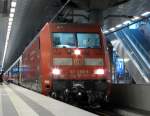 101 066-9 war vor dem Steuerwagen nach D�sseldorf ziehend am ...