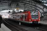 berlin-hauptbahnhof-lehrter-bahnhof Als S-Bahn Erg�nzungsverkehr f�hrt 423 446 von Berlin-Ostbahnhof nach Potsdam, hier bei der Einfahrt in Berlin Hauptbahnhof am 16.02.10.