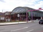 Berlin Ostbahnhof, Blick auf Bahnhofshallen von Nordosten (16.04.2010)  ...