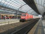 Hier 101 019-8 mit einem IC32 von Berlin S�dkreuz nach ...