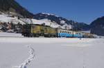 GDe 4/4 6003 erreicht ...  Sandro Gadola 07.01.2011