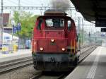 SBB - Bm 4/4 18441 bei der Durchfahrt im Bahnhof ...