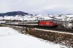 Re 460 062-3 l�sst am 22.12.09 Frick hinter sich. Auffallend ...