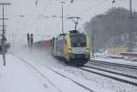 ES 64 U2-062 (boxXpress.de) am 30.01.2010 durch Kreiensen mit einem ...