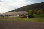 Im Abendlicht des 22.05.2010 ist 01 1066 bei Harsdorf auf ...
