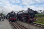 Zwiegespr�ch unter Lokf�hrern der Lok 8 und 01 1066 in ...