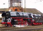 BR 01 5 DR 01 0509-8 (Rbd Erfurt, Bw Saalfeld) der Pre�nitztalbahn vor dem ehem. Bw Naumburg. Sie brachte einen Sonderzug von Chemnitz nach Saalfeld; 20.03.2010