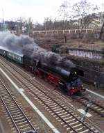 BR 01 5 Saisoner�ffnung Eisenbahnmuseum Dresden Altstadt (26, 27 & 28.03.2010), Sonderzug mit 01 0509 am Hauptbahnhof Dresden