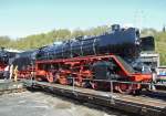 01 008 am 18.4.10 auf der Drehscheibe von Bochum Dahlhausen ...