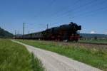 BR 01 … auf dem anderen Gleis die Pacific 01 202 angerollt kam. Sie hatte den NRE am Hacken, mit welchem zus�tzlich zu der Fahrt nach Luzern noch eine Rundfahrt von Luzern via Zofingen, Lenzburg, Wohlen und Rotkreuz zur�ck nach Luzern angeboten wurde. (5.6.10)