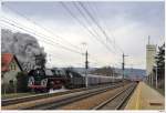 br-01 Hogmanay Express: �GEG 01.533 mit dem D 16070, hier w�hrend der Ausfahrt aus B�heimkirchen, 03.01.2010.