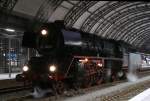 BR 03 03 2204 Dresden-Hbf am 20.02.2010. Hier wartend auf die R�ckfahrt nach Cottbus. Wei� jemand etwas �ber den Schaden der auf der Heimfahrt an der Lok entstand?