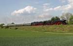 Auch am Samstag nach Himmelfahrt gab es einen Sonderzug mit sehr interessanter Doppeltraktion. 03 1010 und 03 2155-4 bespannten den Zug des Th�ringer Eisenbahvereins von Weimar nach Saalfeld.