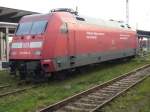 101 038 am 05.Dezember 2009 in Rostock Hbf.  ...