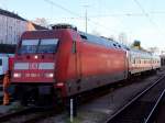 101 098-2 ist soeben mit dem Wagenmaterial f�r IC1886(Rottaler-Land) am ...