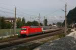 BR 101 mit Zugen 101 018 mit dem aus italienischen Wagen bestehenden IC 89 in Brixlegg. Ab 13.12.09 wird der Zug in dieser Form Geschichte sein, dann werden die IC/EC von M�nchen nach Italien leider nicht mehr mit Wagen der FS, sondern nur noch mit Wagen der DB und �BB gefahren. Auch die Bespannung mit 101 wird wohl der Vergangenheit angeh�ren; es ist geplant, vor diesen Z�gen Loks der BR 189 von MRCE einzusetzen.