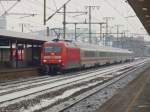 101 120-4 mit IC am 14.01.10 in Fulda  ...