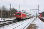 101 001-6 rauscht nach Zwischenstopp in Magdeburg mit einem IC ...