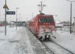 BR 101 mit Zugen Hier 101 033-4 mit IC2150 von Stralund nach D�sseldorf Hbf., bei der Ausfahrt am 1.2.2010 aus Angerm�nde.