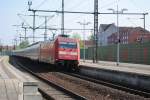 101 084, fuhr am 24.04.2010 durc Lehrte Gleis 2  ...
