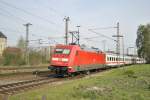 BR 101 mit Zugen 101 022-2, schiebt am 28.04.10 einen IC durch Lehrte.