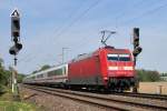 101 044-6 schiebt IC, ...  Rolf Reinhardt 05.05.2010