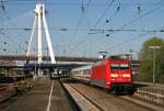 Nach einem kurzen Zwischenhalt verl�sst 101 094 am 06. April ...